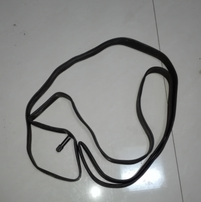 700x40c inner tube