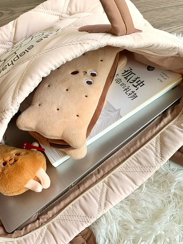 Вместительная и большая сумка