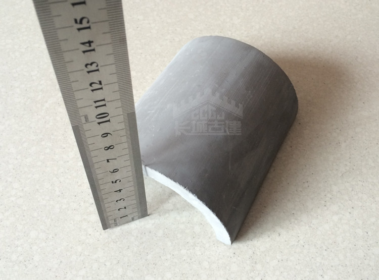 仿古瓦造型 <wbr>仿古瓦隔断 <wbr>瓦片叠加效果 <wbr>青瓦隔断 <wbr>青瓦镂空墙案例