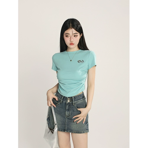 Летняя короткая футболка с коротким рукавом, облегающий крой