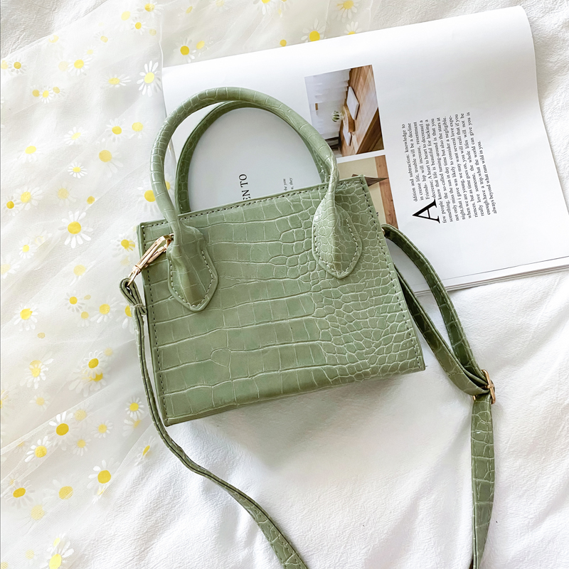 GreenInternet celebrity Xiaofang Bag Foreign style Female bag 2021 popular new pattern tide fashion Inclined shoulder bag Versatile One shoulder handbag
