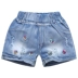 Giản dị cô gái hoang dã mặc phần mỏng rửa lỗ trẻ em quần short denim trong quần short trẻ em lớn trai mùa hè