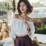 Mùa hè 2019 phụ nữ mới Thái Lan đi biển bên bờ biển ngắn phần rốn tay áo bảy điểm cổ áo lệch vai - Cộng với kích thước quần áo áo thun tay dài nữ