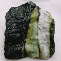 Природная руда из нефрита