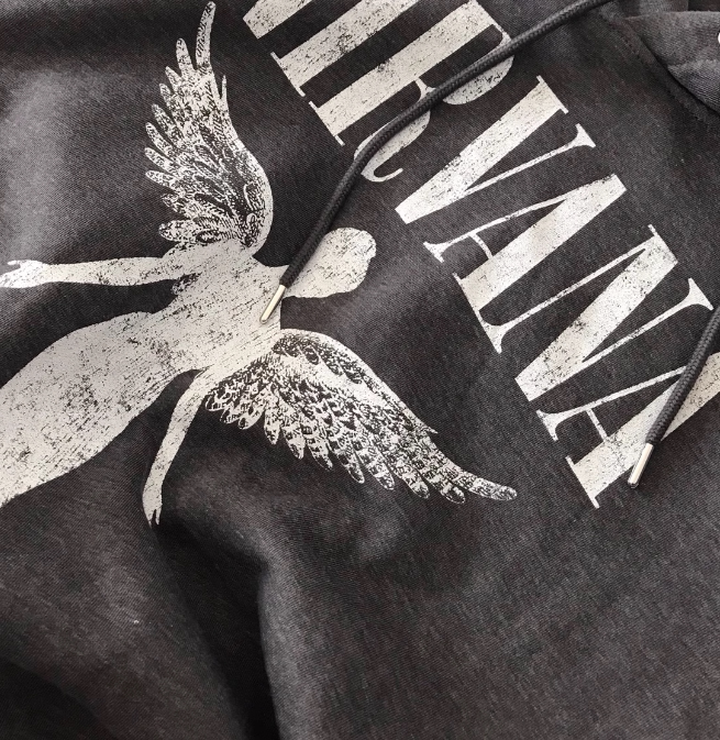 Nirvana Borrow ~ графемы иероглифы, įvairный набор символов на китайском, похоже на декоративный принт, без уточнения