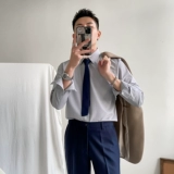 Весенняя трендовая рубашка для отдыха, тренд сезона, облегающий крой