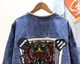 2018 mùa thu áo khoác mới áo khoác nữ trở lại retro cá tính thêu vá loose lỗ ngắn denim jacket áo kiểu trung niên hàn quốc Áo khoác ngắn