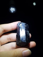 Tourmaline màu đen tự nhiên tourmaline tourmaline đá mẫu ban đầu quặng đá trang trí đá tinh thể khoáng sản đá ốp trang trí
