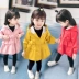 Áo khoác bé gái mùa xuân và mùa thu nữ 1-3 tuổi thủy triều 0 công chúa 2 khí ngoại 4 bé gái mùa thu 2018 mới áo gió Hàn Quốc - Áo khoác