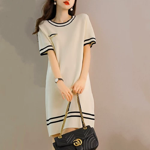 Брендовое шелковое платье, в стиле Шанель