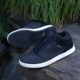 Черно -белые полные водонепроницаемые теплые туфли
