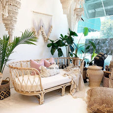 Диван из ротанга