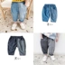 Xuân-Hè 2019 trẻ em mới siêu mềm ngày cotton lụa bé trai và bé gái quần jeans ab mảnh trẻ em quần chống muỗi thủy triều - Quần jean