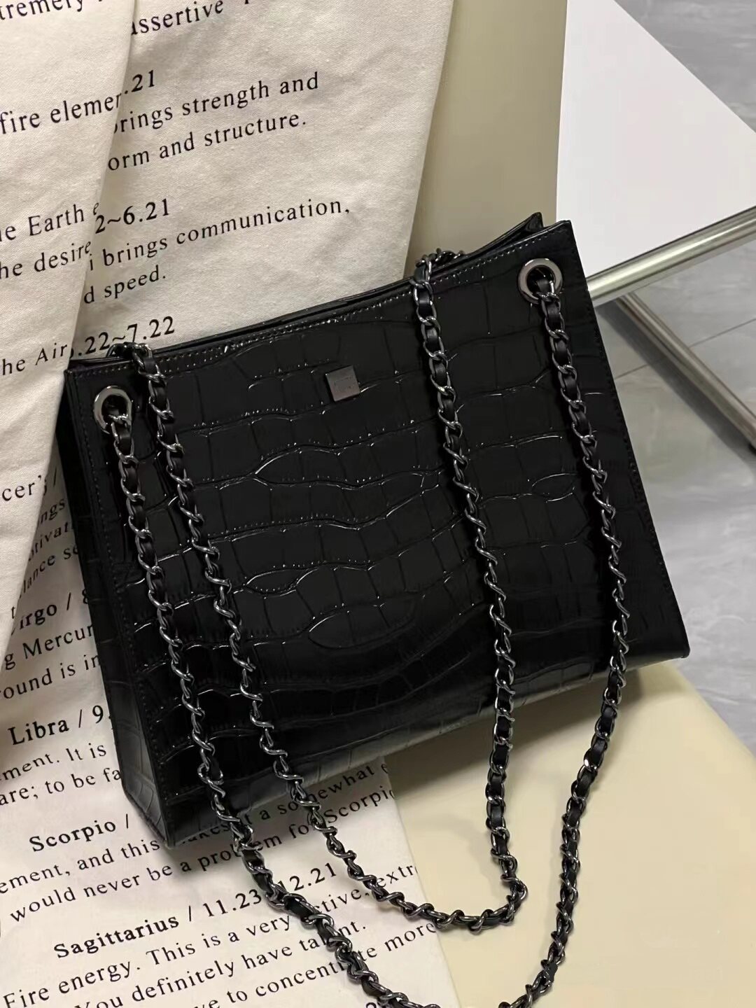 Nova tendência de grande capacidade em 2023, bolsas da moda este ano, bolsas de ombro único nas axilas,_voghion.com