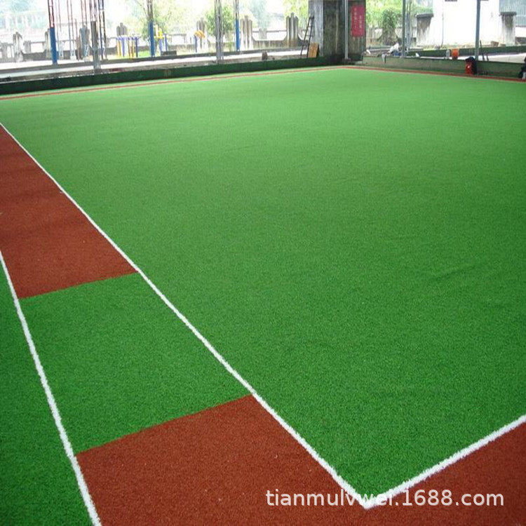 让体育“玩”出把戏 这所山区中学的小场所里有大精彩