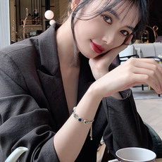 Конструкции из металла 奥特莱斯复古手链女ins小众设计手镯高级感简约冷淡风女生手饰