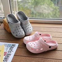 Dép đi biển Crocs nam và nữ mùa hè Dép đi trong nhà ngoài trời Dép xỏ ngón đế dày Dép và dép thể thao đế dày giày nhựa đi biển