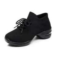 Черная мушка вязаная 5см.