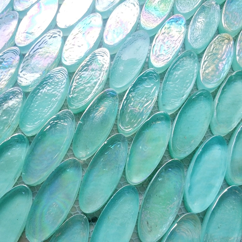 Простая и современная золотисто -глазированная стеклянная мозаичная ванная комната Xuanzuan Отель фон наклейка на стенах и лучшая форма вентилятора плитки