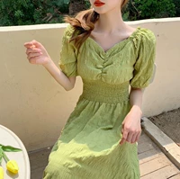 Зеленое пляжное платье