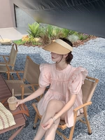 Розовая футболка, стиральный порошок