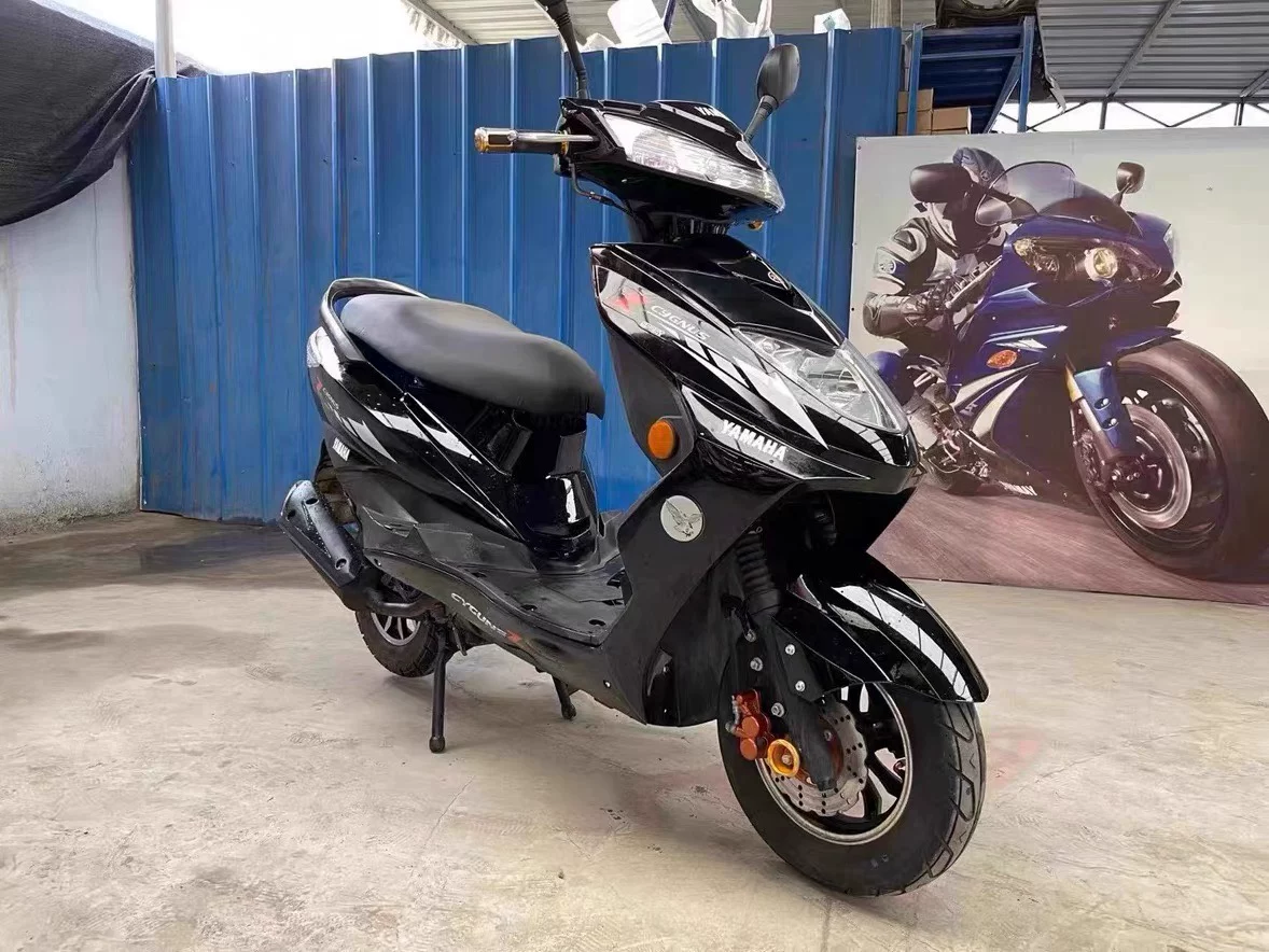 Мопед (Yamaha) низкий профиль, комфортное сиденье, идеален для пожилых, компактный (24,8 см)