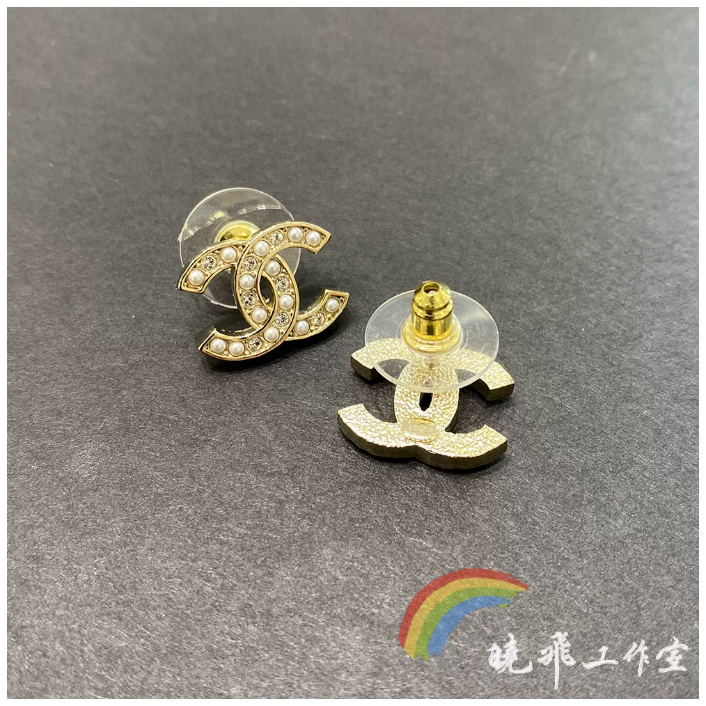 Подлинные серьги Chanel 23b новые жемчужина страза вышивка двойная буква C