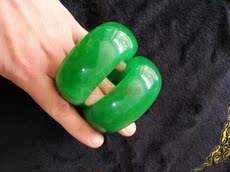 Украшения на руку 精品古玩玉器古玉清代老翡翠玉满绿加宽条老翡翠玉手镯一对