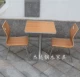 Один стол, два стулья из нержавеющей стали (мелкий тик)