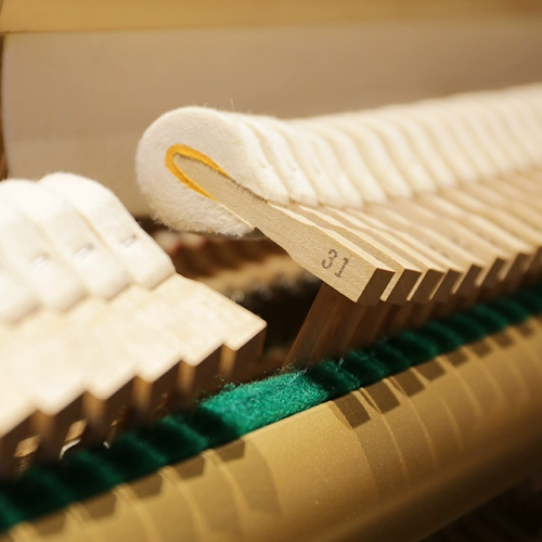 Оригинальный японский Yamaha Second -Hand Piano Yamaha U10A/U30A/U10BL/U30BL/U100/U300