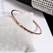 Thời trang Hàn Quốc 18K vòng tay vàng hồng nữ vòng đeo tay đơn giản tính khí hoang dã thép titan không gây dị ứng trang sức