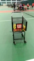 Профессиональный тренер по теннису бал теннисный автомобиль теннисный автомобиль пикап пикап корзина для корзины по заправке для теннисных рамков.
