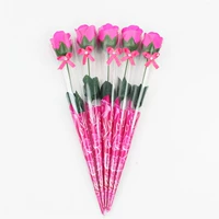 Роза красная