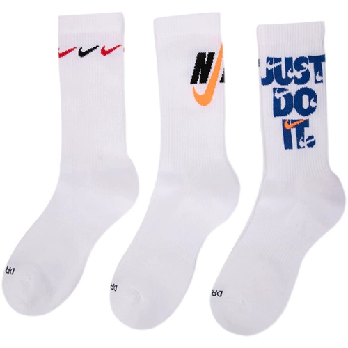 Nike Everyday Plus, а также амортизатор, а также три пары полотенца с высоким уровнем пилотала баскетбольных носков DH3822