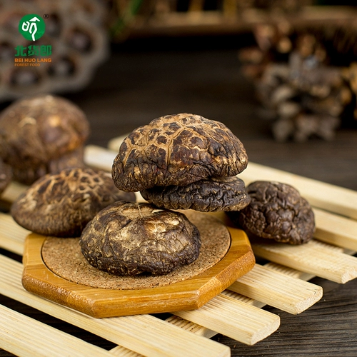 Шиитаке -грибные высушенные раковины северо -восток специально упаковывать грибные грибные суп ингредиенты