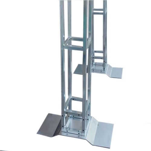 Стойка базы факела выделенная базовая рекламная знак -в фоновой крытой кадре с фиксированной поддержкой ноги фиксированная нога