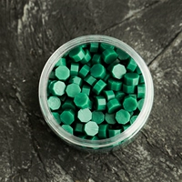 Темно-зеленый