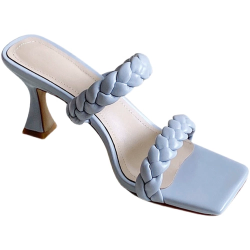 Летний модный бокал, плетеные сандалии, обувь, сезон 2021