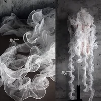 Тумано -туманное творческое преувеличенное стерео -хрустящее кружевное свадебное платье с боковым украшением