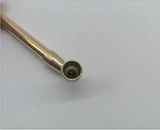 В новом небольшом дымовом вставке сингл используется небольшой дымовой мини -мини -минимум, чтобы курить, сражаясь с сухим дымом в стиле старого дыма.