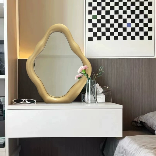 Нордическое минималистское чужое заправка