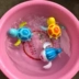 Bé bé tắm nước trẻ em chơi đồ chơi nước rùa nhỏ quanh co mùa xuân đồ chơi hồ bơi nước nổi