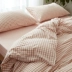 Bông rửa bông bốn mảnh Nhật Bản-phong cách đơn giản bông kẻ sọc màu rắn đôi quilt cover tấm ga trải giường khăn trải giường