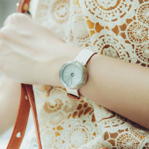 Импортировано 22 студия четырехлегальной космической креативные персонализированные часы для женских Jest Watch