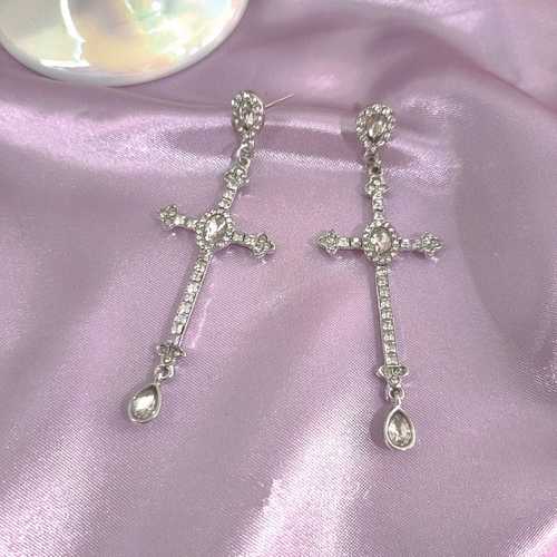 Серьги, инкрустировано бриллиантами, европейский стиль