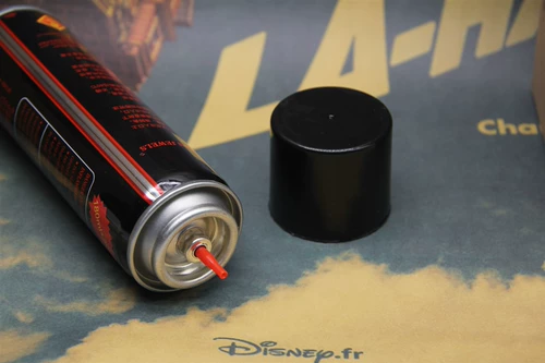 Пластиковая ветрозащитная зажигалка, 200 мл