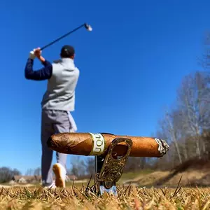 Держатель сигар гольф мяч маленький хребет сигара Cigner Magnetic Golf Tool