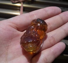 Украшения на шею 传统手工艺*纯天然琥珀大貔貅 正宗的红茶珀 精工设计款
