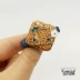 Ban đầu handmade nhỏ hương gió sắt đá trâm corsage thời trang hit màu len pin nữ áo khoác khí chất với trang sức - Trâm cài