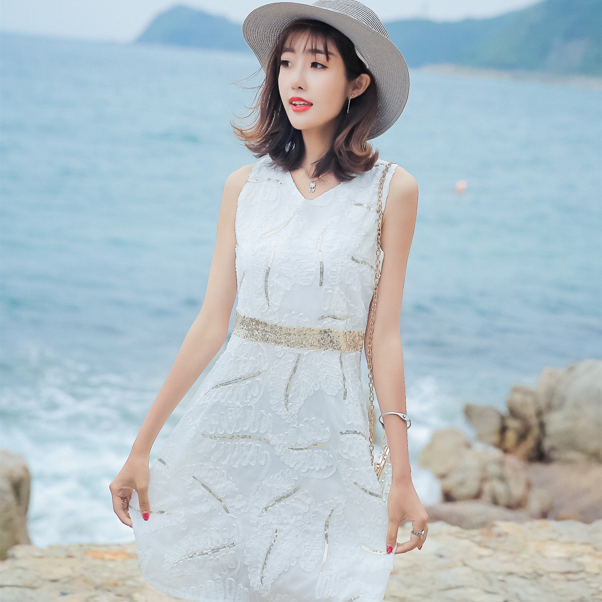 赵丽颖明星同款衣服女夏chic无袖背心裙网红亮片v领无袖连衣裙潮